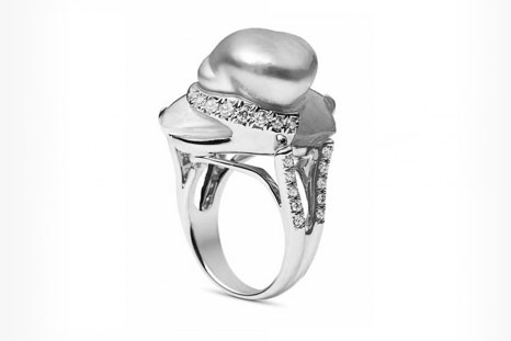 Фото продать кольцо Mikimoto в ломбард